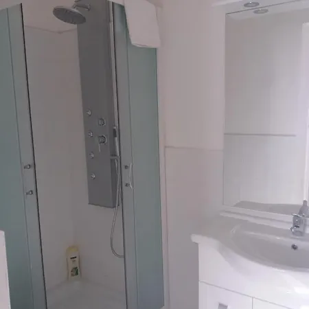 Diana's Nocleg ze śniadaniem 3*